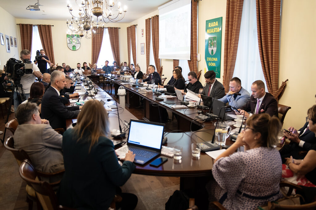sesja3 Radni miasta oraz prezydent podczas sesji w ratuszu