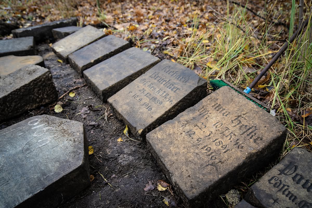 tablice Płyty nagrobne odnalezione przy ul. Batorego
