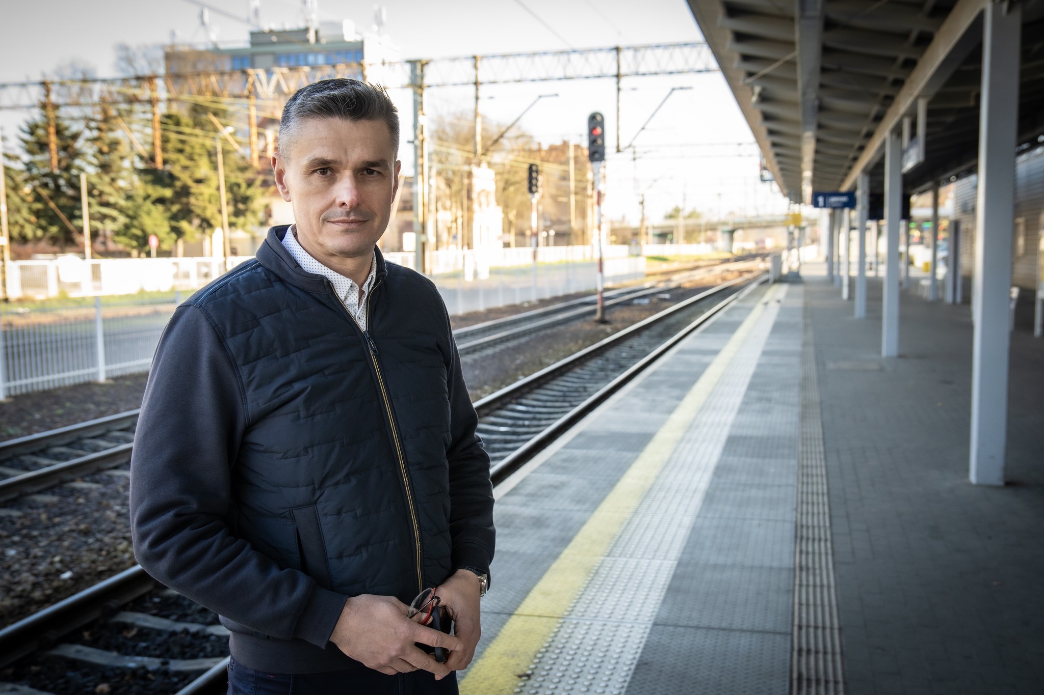 123 Wicemarszałek Sebastian Ciemnoczołowski na dworcu PKP w Zielonej Górze
