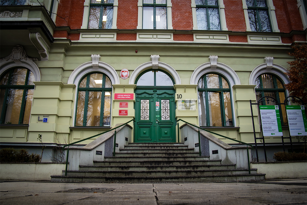 niepodległości1 Siedziba urzędu miasta przy al. Niepodległości 10