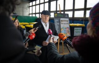 Konferencja prasowa poświęcona pojemnikom na tekstylia