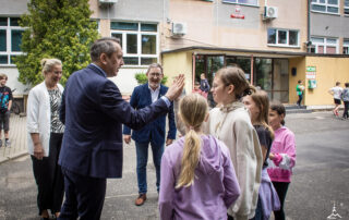 Uczniowie i pracownicy SP 14 cieszą się z remontu szkoły.