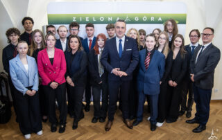 Młodzi będą sami decydować o sobie.