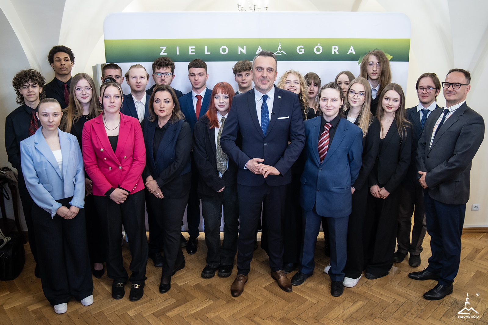 Młodzi będą sami decydować o sobie.