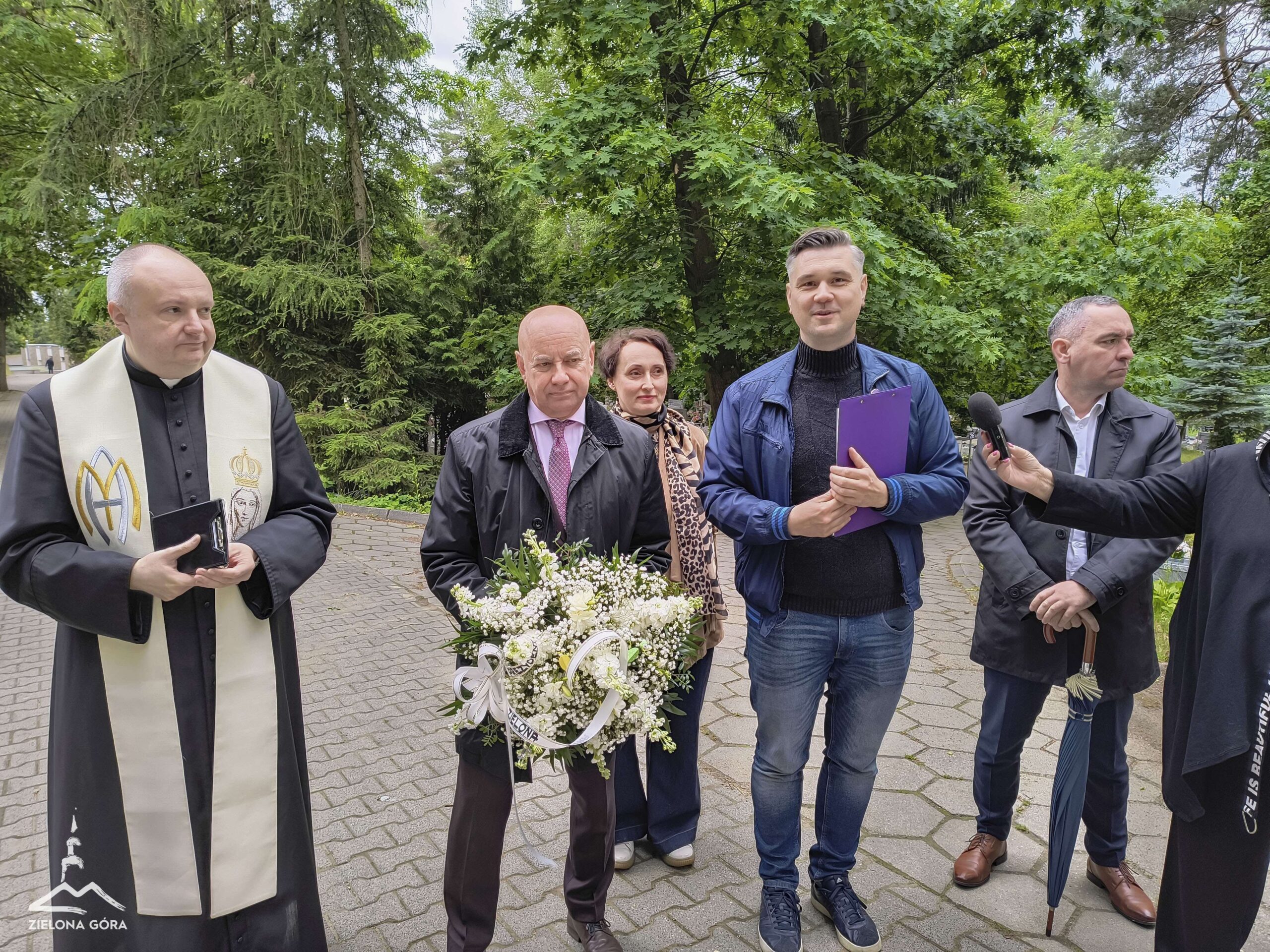 Na cmentarzu przy ul. Wrocławskiej poświęcono nowy grób dzieci, które zmarły przed narodzinami
