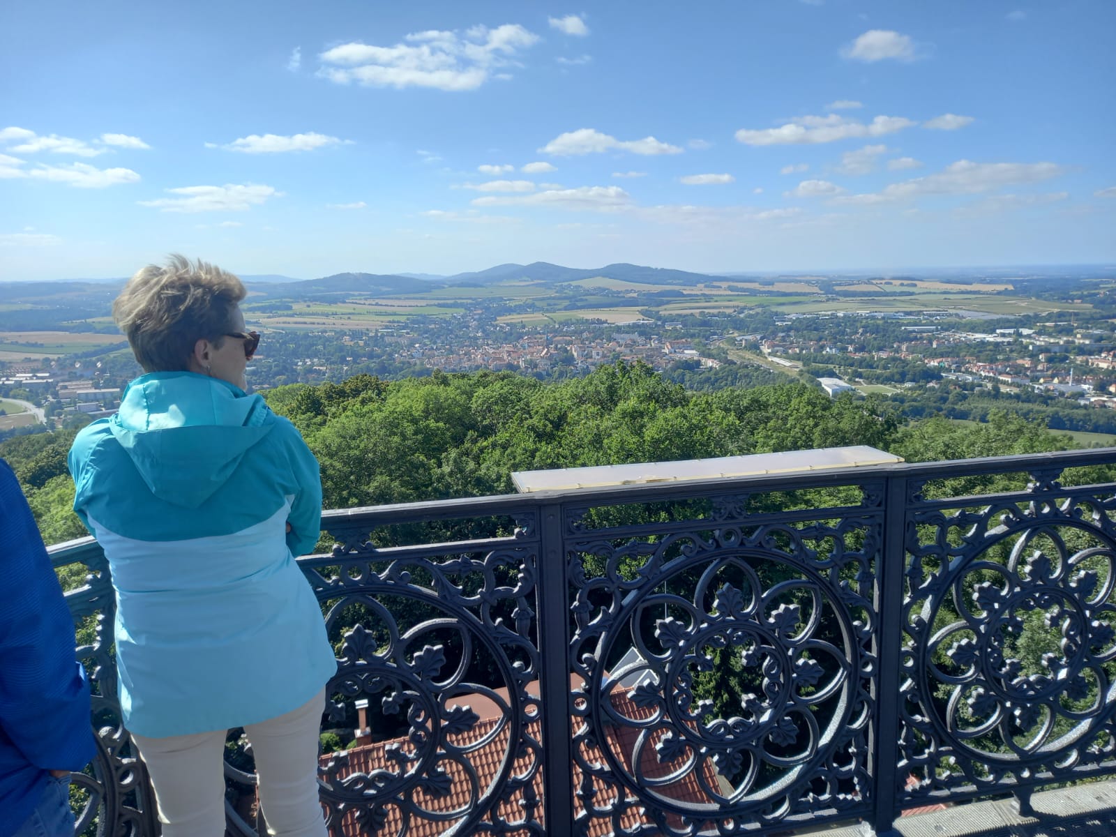 Z wieży w Löbau rozpościera się m.in. panorama Gór Łużyckich na granicy Niemiec i Czech