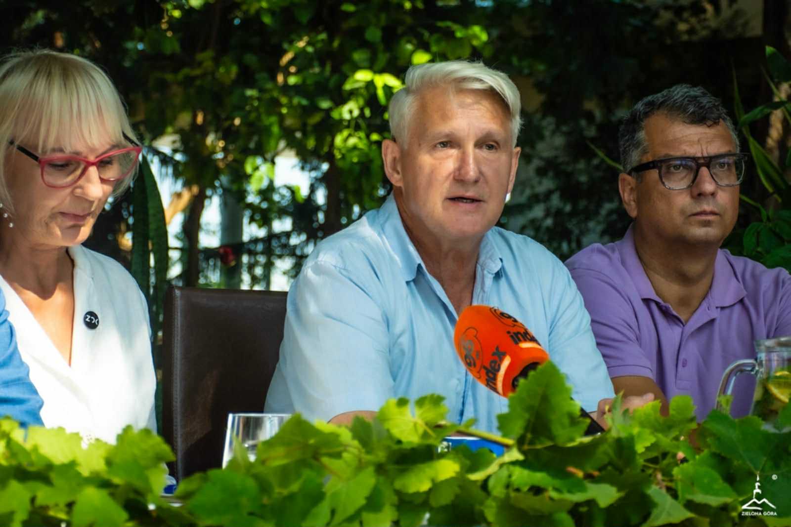 347cb520-fb5c-4f3b-87e1-7f8b6066b614