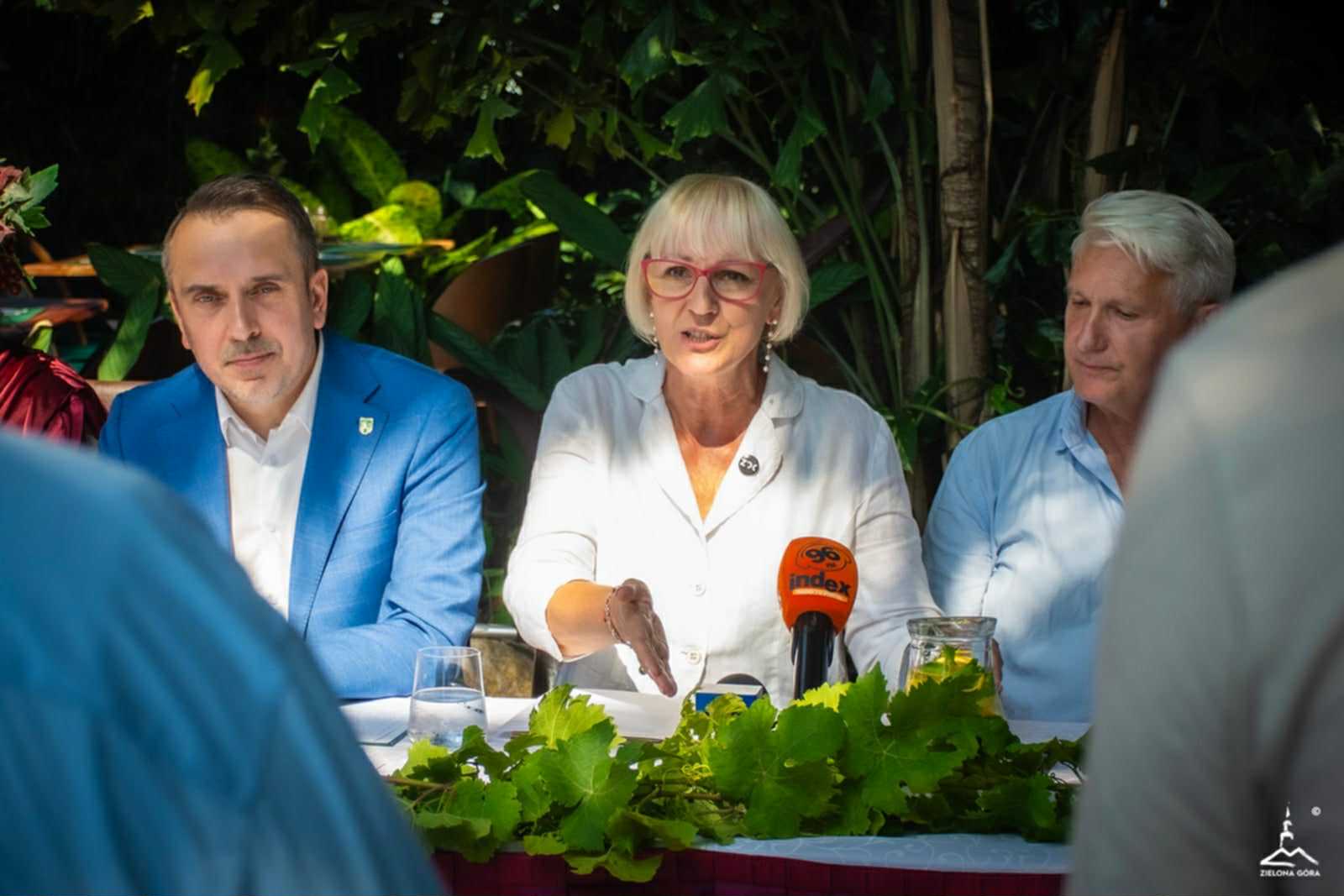 6598c225-4c46-41c1-9dce-16d17dd3bd77