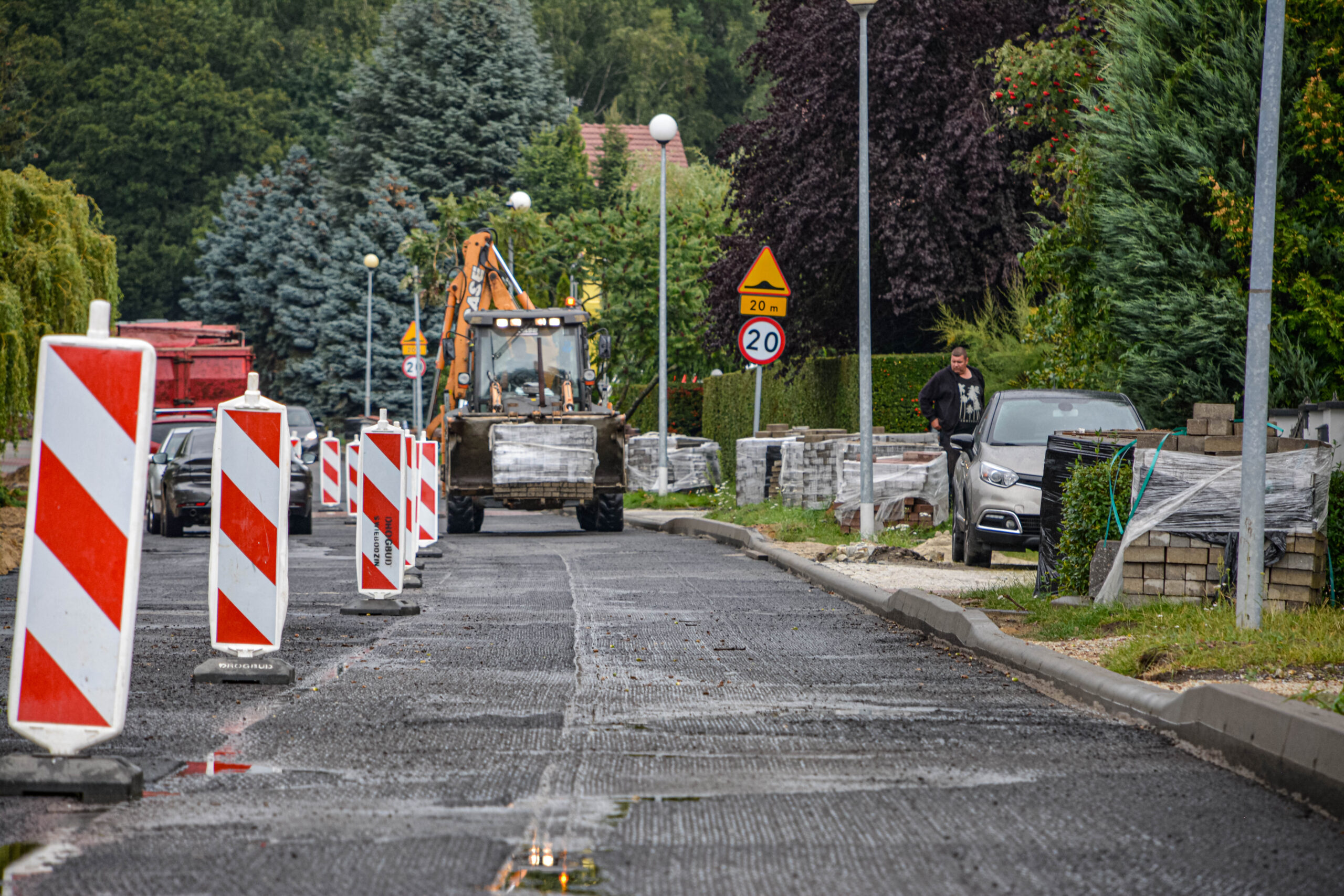 Remont ul. Jagodowej przesunięto do końca września. Przyczyną są nieprzewidziane prace dodatkowe wynikające z budowy sieci wodociągowej.