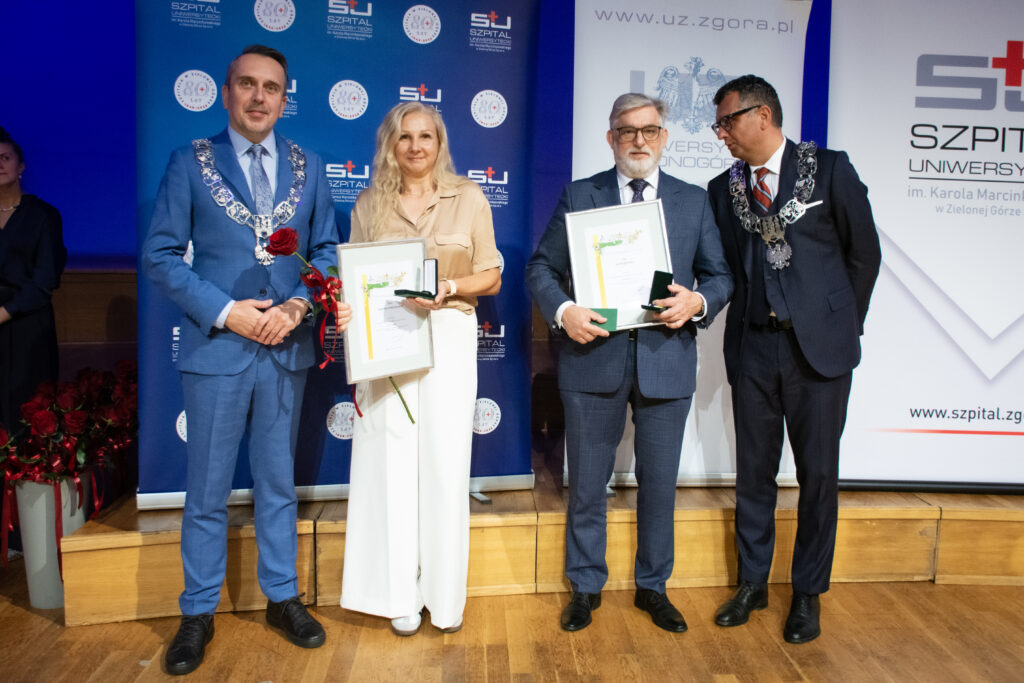 Nagrody wręczał prezydent Marcin Pabierowski i przewodniczący rady miasta Adam Urbaniak.