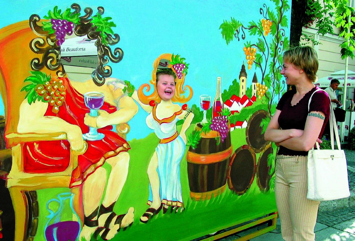 08-Winobranie scianka