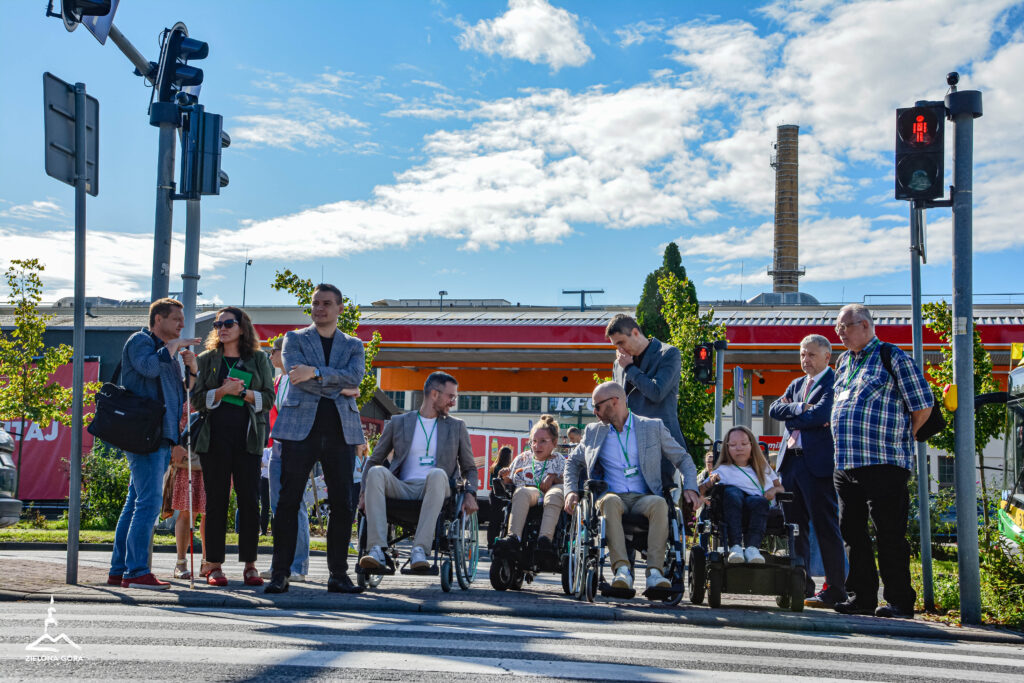 StudioW66 Jak pomóc osobom z niepełnosprawnościami, zastanawiali się urzędnicy.