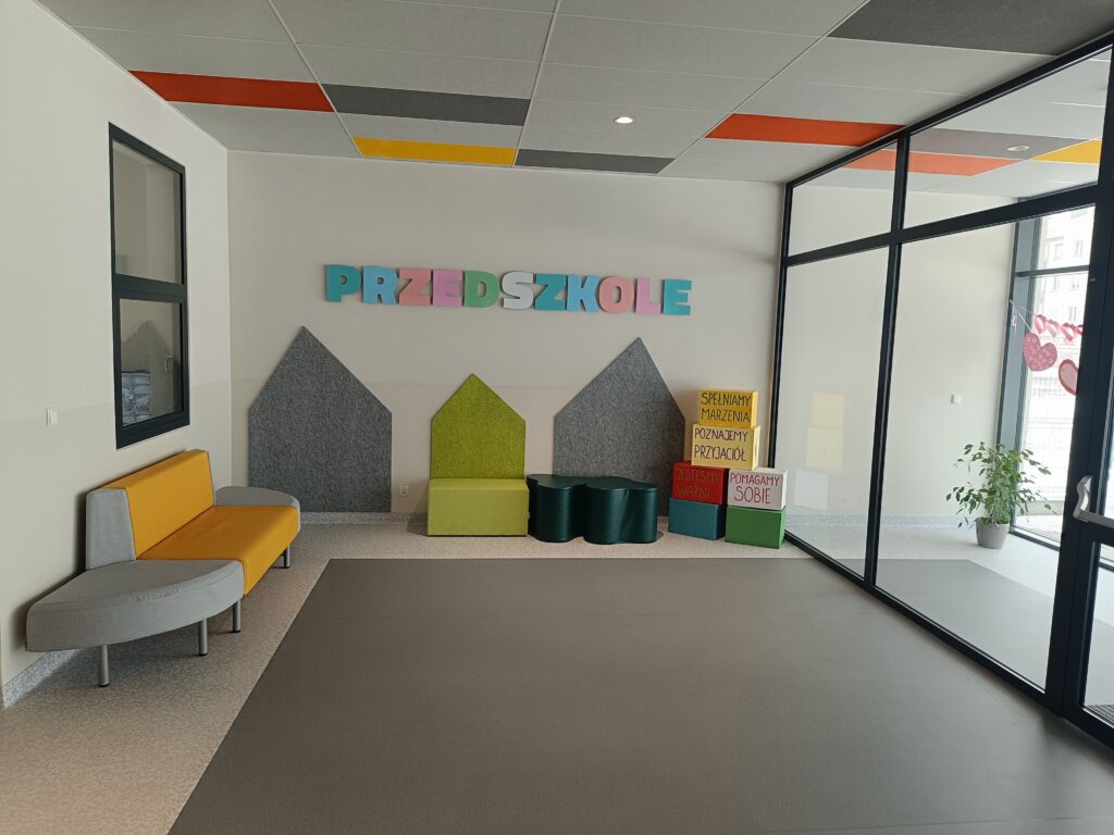 555946241_1289333966567078_2928367484631224206_n (1) Przedszkole na osiedlu Czarkowo zostało wyposażone w nowe meble i sprzęt dydaktyczny.