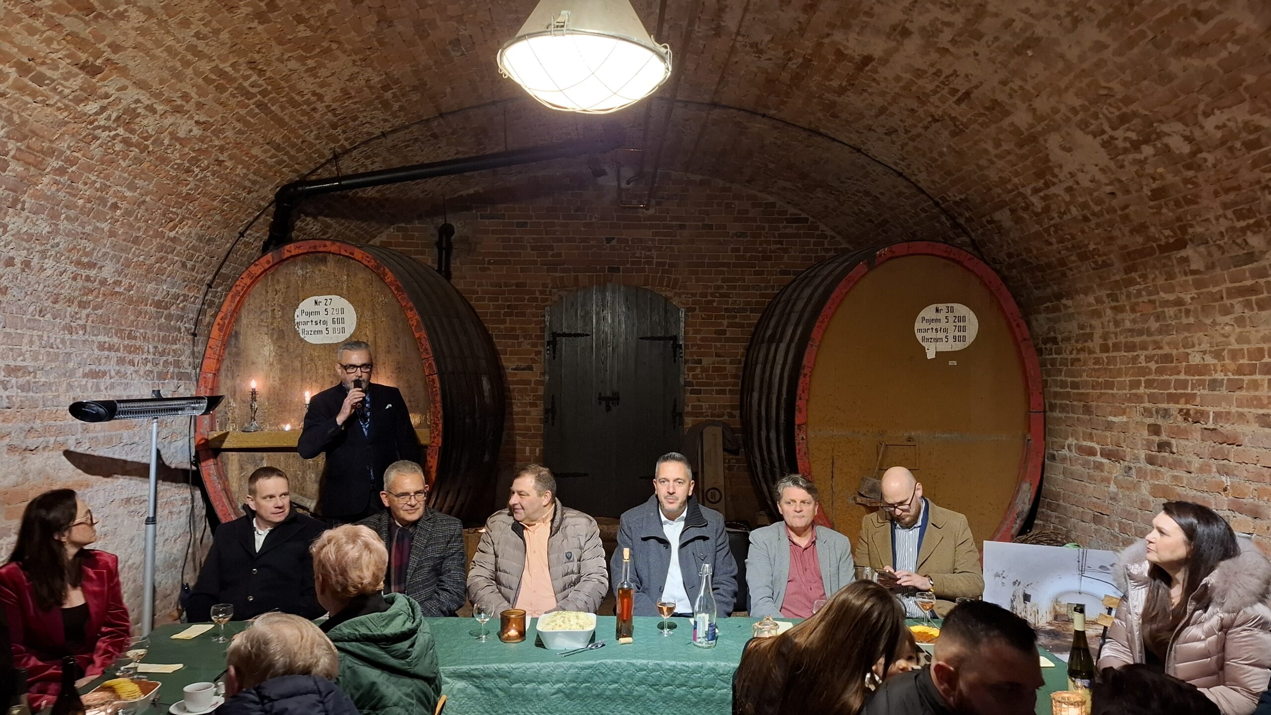 Spotkanie świąteczne z winiarzami.