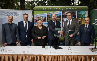 Podpisanie umowy na rewitalizację deptaka.